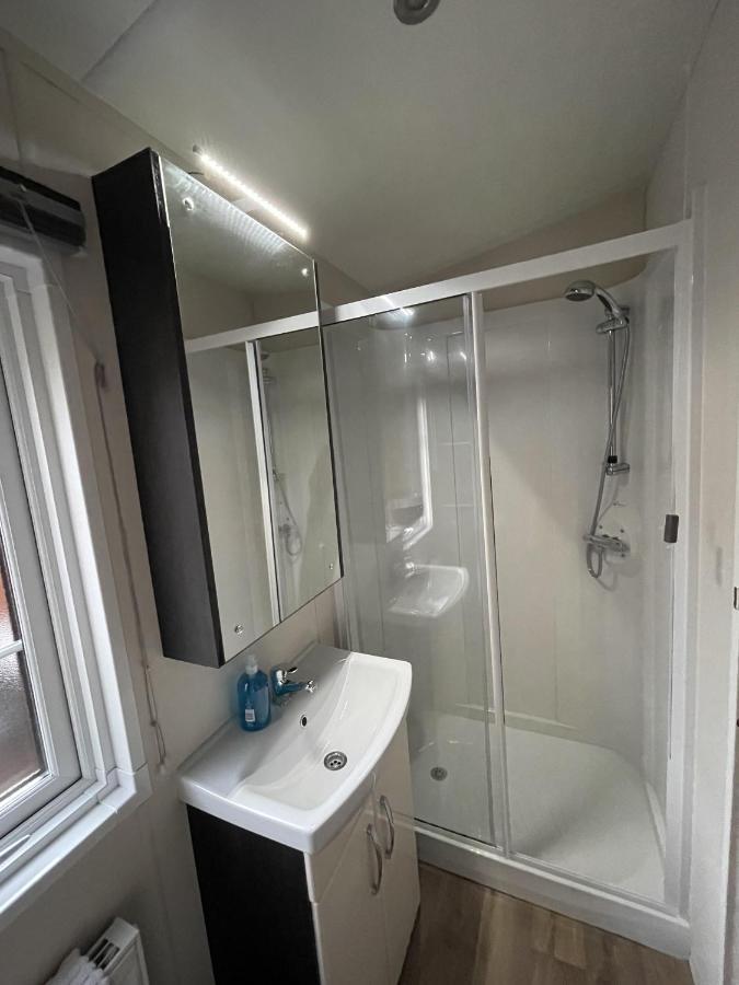 Angie'S Haven, Superb 2 Bedroom Lodge With Hot Tub - Sleeps 6 - Felmoor Park มอร์เพท ภายนอก รูปภาพ