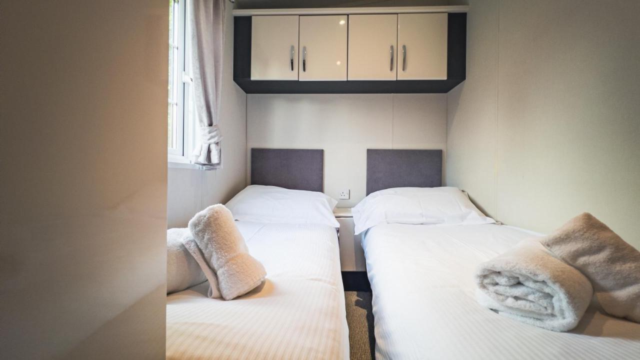 Angie'S Haven, Superb 2 Bedroom Lodge With Hot Tub - Sleeps 6 - Felmoor Park มอร์เพท ภายนอก รูปภาพ