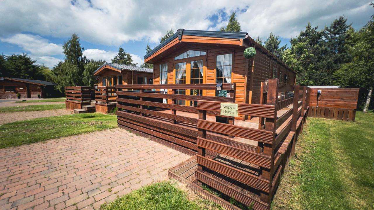 Angie'S Haven, Superb 2 Bedroom Lodge With Hot Tub - Sleeps 6 - Felmoor Park มอร์เพท ภายนอก รูปภาพ